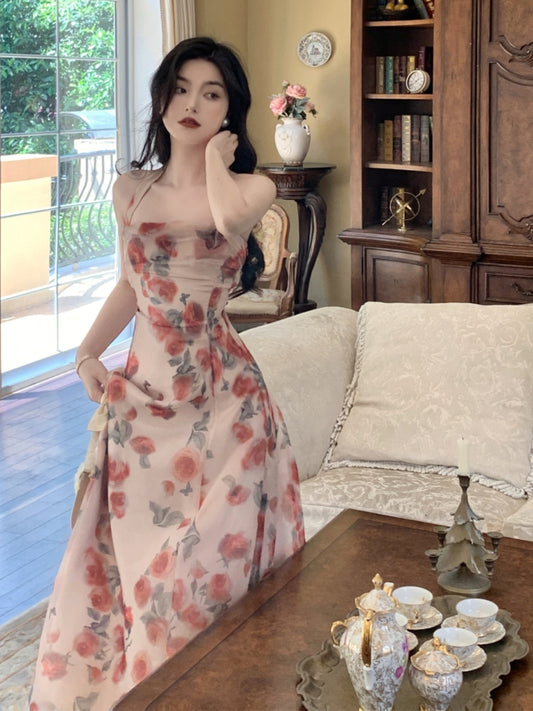 Tang Gongzi vacation-style tea break French-style halterneck dress, high-end feel, soft, first love fairy dress, elegant and ethereal.