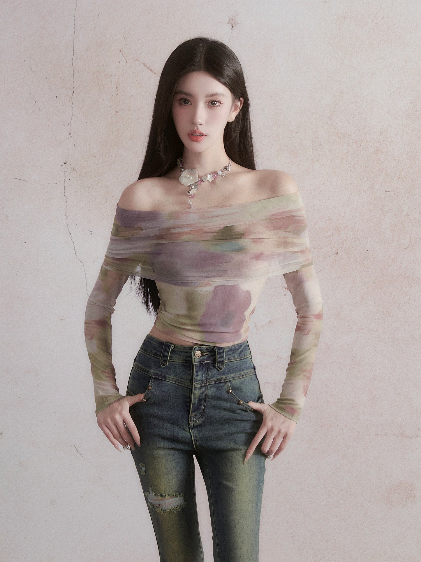 Exquisite Pictorial: Sweet and Spicy One-Shoulder Top with Tie-Dye Print Long Sleeves T-shirt