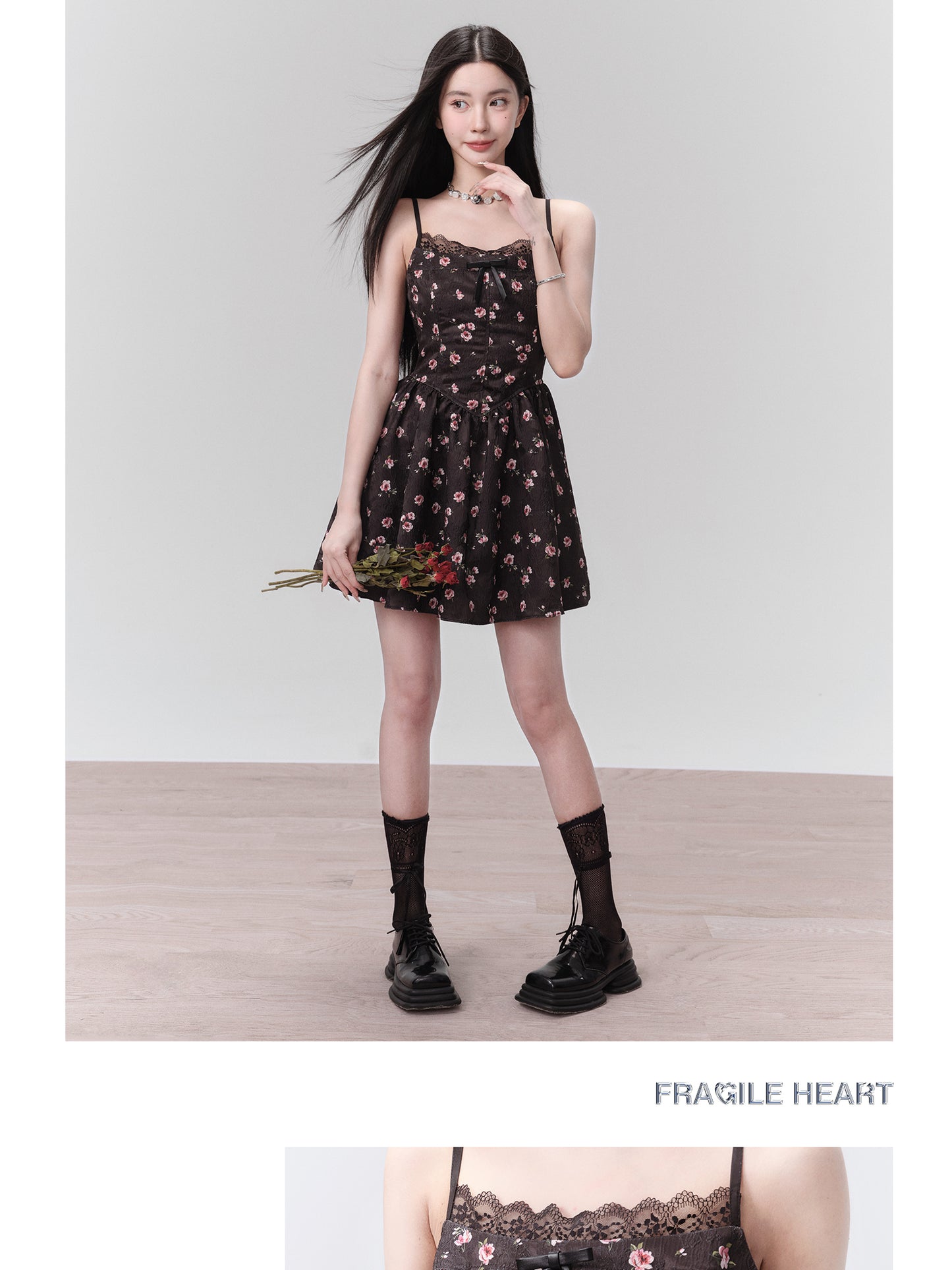 Dropping Rose Garden" - Exquisite floral dress, exuding a romantic and elegant atmosphere, perfect for a charming date.