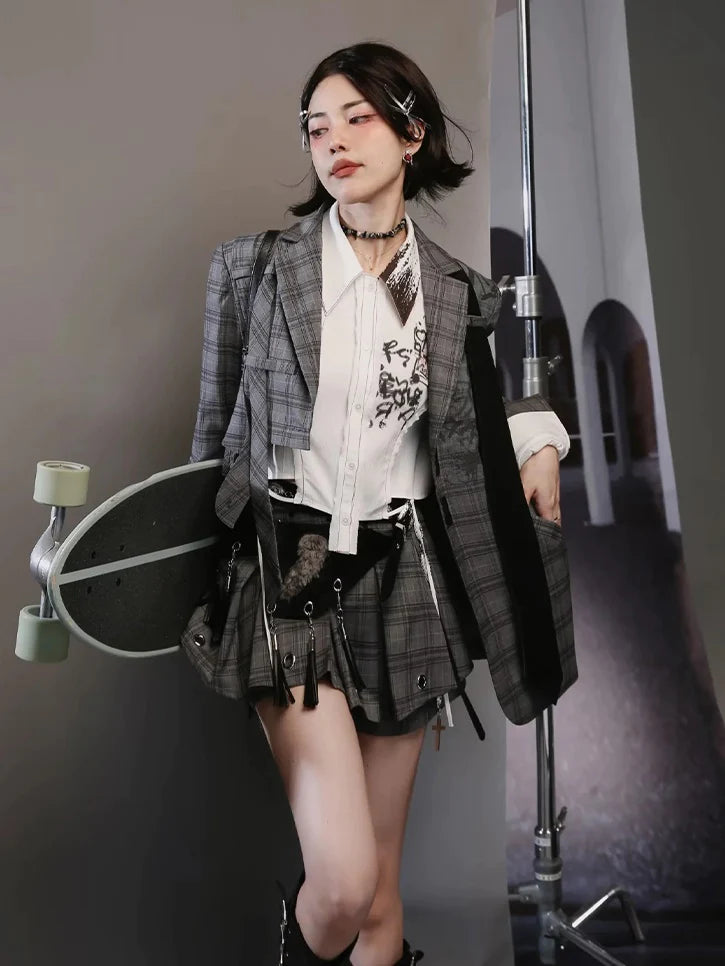 Graffiti Printed Plaid Loose Jacket & Pleated Culottes & Vest & Belt