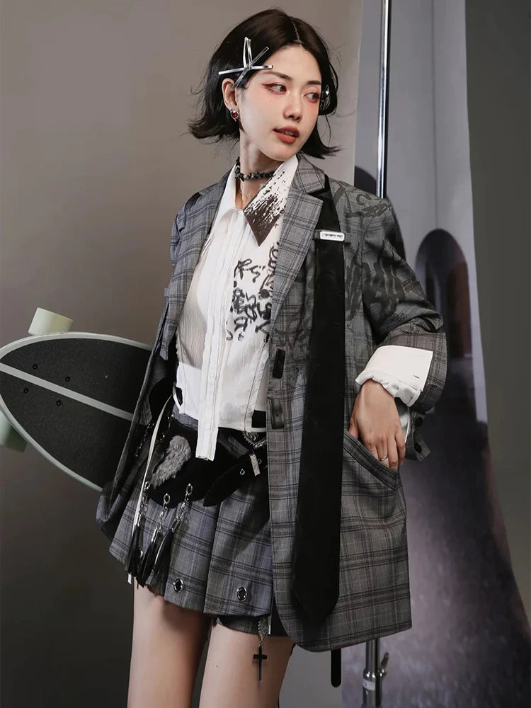 Graffiti Printed Plaid Loose Jacket & Pleated Culottes & Vest & Belt