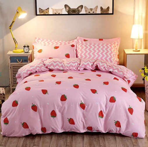 Kawaii Strawberry Zigzag Bedding Set