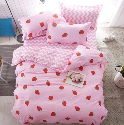 Kawaii Strawberry Zigzag Bedding Set