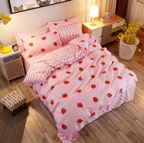 Kawaii Strawberry Zigzag Bedding Set