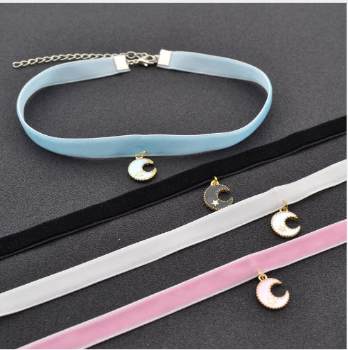 [Clearance] Lolita Crescent Moon Velvet Choker