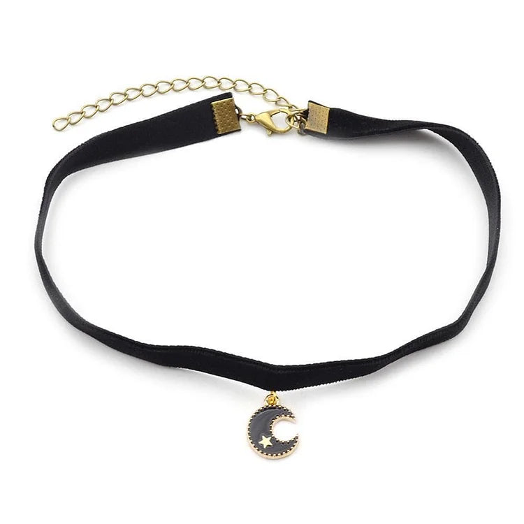 [Clearance] Lolita Crescent Moon Velvet Choker